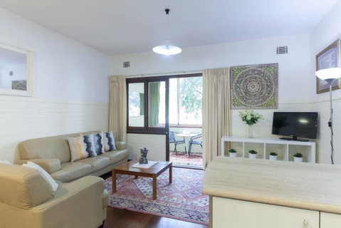 B2 Broadway Abode Close To Swan River, UWA & Hospitals - Accommodation in Surfers Paradise 3