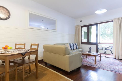 B2 Broadway Abode Close To Swan River, UWA & Hospitals - Accommodation in Surfers Paradise 1