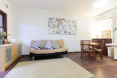 B3 Walk To UWA, Swan River On The Nedlands Border - Accommodation in Surfers Paradise 1