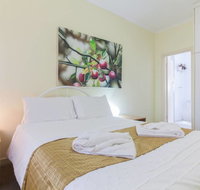 B5 Close to Nedlands Cafes Swan River SCGH  UWA - Accommodation in Surfers Paradise
