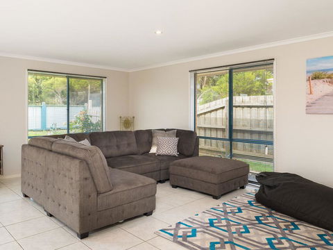 Back Beach Retreat - Accommodation in Surfers Paradise 2