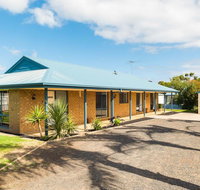 Back Beach Retreat - Accommodation in Surfers Paradise