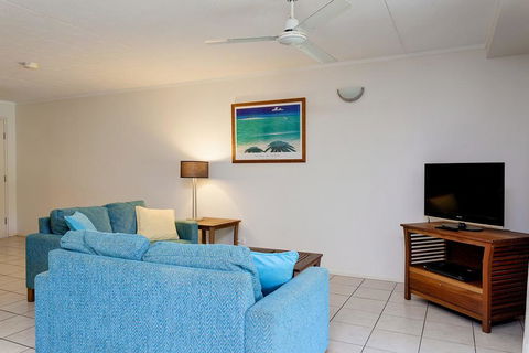 Baden 50 - Rainbow Shores, Swimming Pool, Walk To Beach, Tropical Surroundings - Accommodation in Surfers Paradise 3