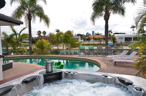 Bali Beach Haven - Accommodation in Surfers Paradise 0