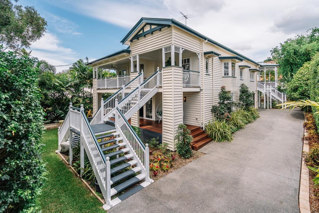 Balmoral QLD Accommodation in Surfers Paradise