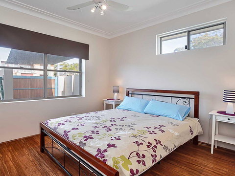 Banyan' 14 Montevideo Parade - Spacious Three Bedroom Pet Friendly Property With Air Con - Accommodation in Surfers Paradise 3