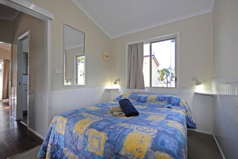 Barrack Point Holidays - Accommodation in Surfers Paradise 2