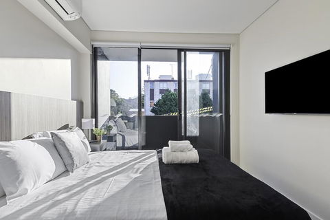 BEACH LOCATION STUDIO // CLOVELLY 4 - Accommodation in Surfers Paradise 3