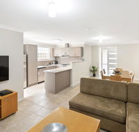 Beach Resort Chalet - Accommodation in Surfers Paradise