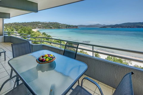 Beachfront Hamilton Island - Accommodation in Surfers Paradise 0