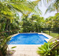 Beachfront Pool House - Absolute beachfront - Accommodation in Surfers Paradise
