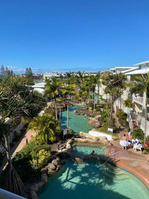 Resort Queen Studio At Alex Beach Resort - Accommodation in Surfers Paradise 2