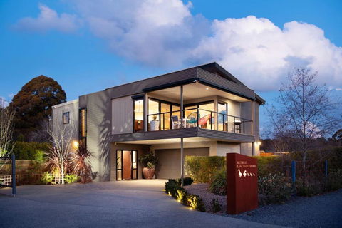 Retreat Lake Daylesford - Free Wifi - Accommodation in Surfers Paradise 0