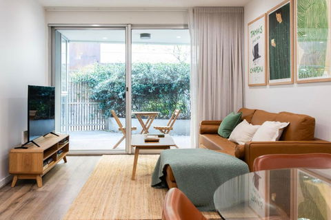 Richmond Retreat With Courtyard Parking - Accommodation in Surfers Paradise 0