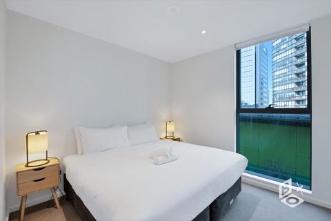 REST COLLECTION Apartments On Collins Docklands - Accommodation in Surfers Paradise 2