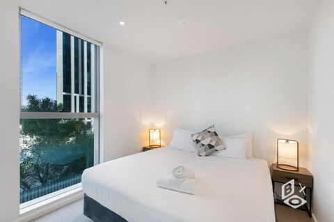 REST COLLECTION Apartments On Collins Docklands - Accommodation in Surfers Paradise 1