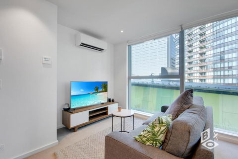 REST COLLECTION Apartments On Collins Docklands - Accommodation in Surfers Paradise 0