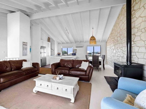 Relaxing Getaway Beachfront Access Multi Family Pets Mandurah - Accommodation in Surfers Paradise 0