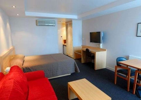 Richmond Henty Hotel - Accommodation in Surfers Paradise 0