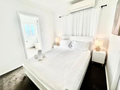 Renovated Queenslander - Upstairs 2km To Stadium - Accommodation in Surfers Paradise 2