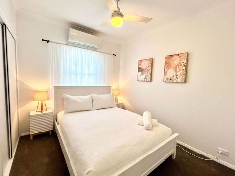 Renovated Queenslander - Upstairs 2km To Stadium - Accommodation in Surfers Paradise 3