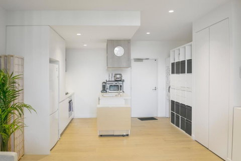 REST COLLECTION One Bedroom Apartment With Study - Accommodation in Surfers Paradise 2