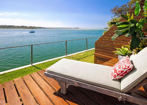 Riverfront Apartment, Perfect Location - Accommodation in Surfers Paradise 2