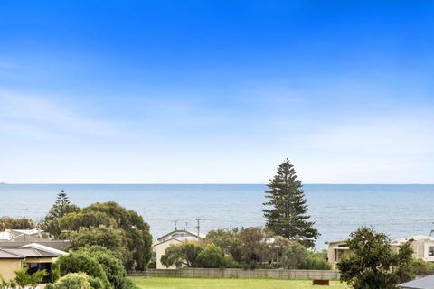 Red Salt - Accommodation in Surfers Paradise 3