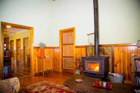 Red Tractor Retreat - Accommodation in Surfers Paradise 1