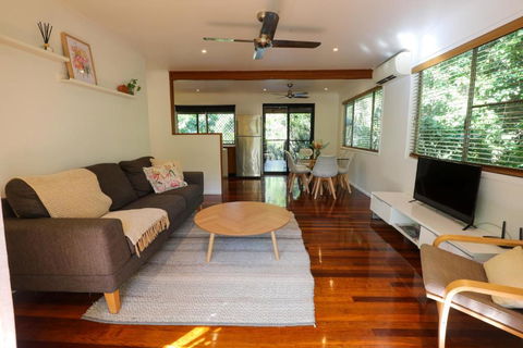 Regent Bower Cottage - Accommodation in Surfers Paradise 1