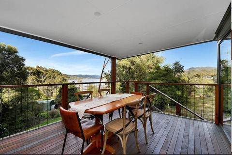 Relax At Goughs Bay - Accommodation in Surfers Paradise 0