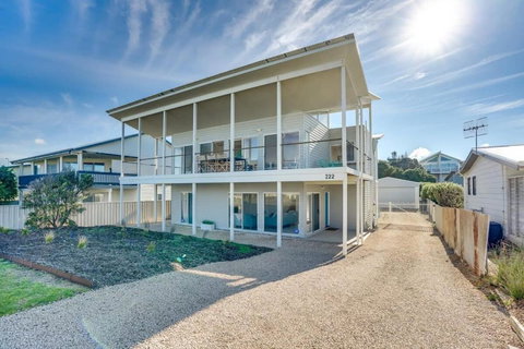 Relax At Middleton - No Linen Included - Pets Negotiable - Wi-Fi - Accommodation in Surfers Paradise 0