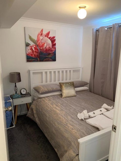 Relax On Bingham - Accommodation in Surfers Paradise 0