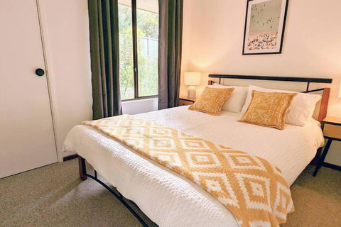 Relaxing Home Close To Nature - Accommodation in Surfers Paradise 2