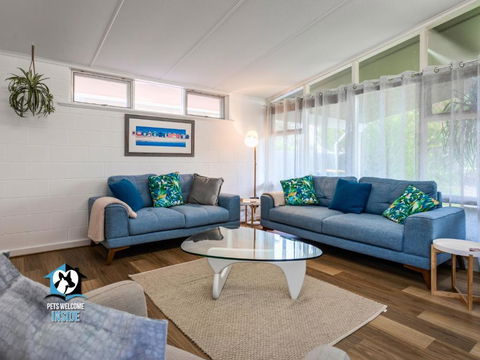 Renovated 3BR One Street To Beach - Accommodation in Surfers Paradise 1
