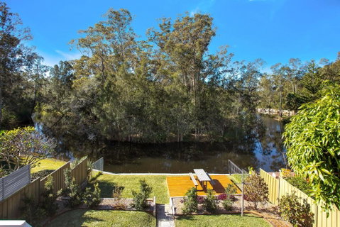 Renovated Coastal Getaway With Water Views - Accommodation in Surfers Paradise 0
