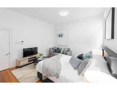Renovated Studio In Bohemian Area Close To City - Accommodation in Surfers Paradise 1