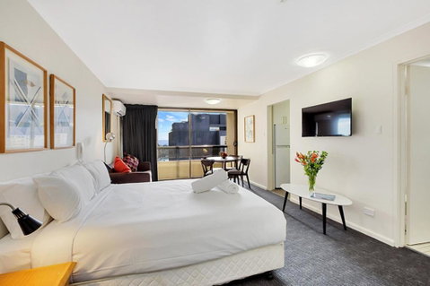 Renovated Stylish Studio - Accommodation in Surfers Paradise 0