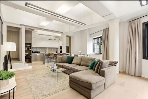 Renovated Warehouse Conversion In Heart Of Sydney - Accommodation in Surfers Paradise 0