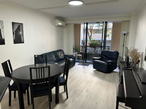 Resort Style 2BR Apt In Pyrmont Next To Darling Harbour - Accommodation in Surfers Paradise 1