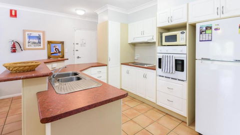 Resort Style Unit Across From The Water - Accommodation in Surfers Paradise 3