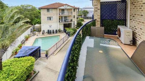 Resort Style Unit Across From The Water - Accommodation in Surfers Paradise 0