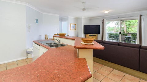 Resort Style Unit Across From The Water - Accommodation in Surfers Paradise 2