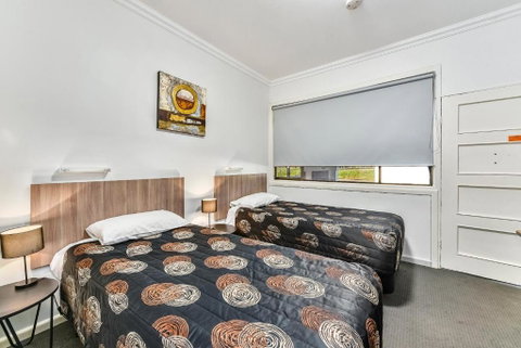 Rest Motels - Accommodation in Surfers Paradise 0