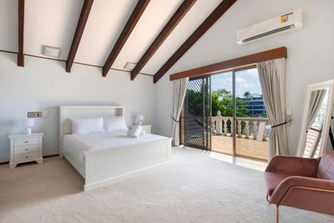 Retro Classic Surfers Paradise Waterfront Home - Accommodation in Surfers Paradise 2