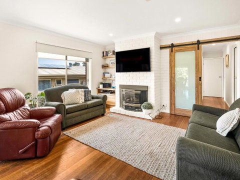 Rhyll Relaxer - Accommodation in Surfers Paradise 0