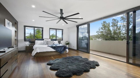 Riptides Booker Bay -Waterfront Apartment, Walk To Shops & Cafes - Accommodation in Surfers Paradise 2