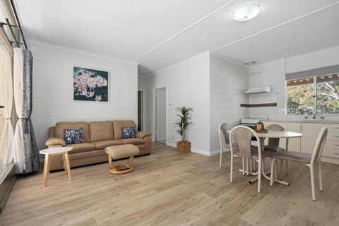 Riversands Rest Accommodation Paringa - Willow Cottage - Accommodation in Surfers Paradise 2