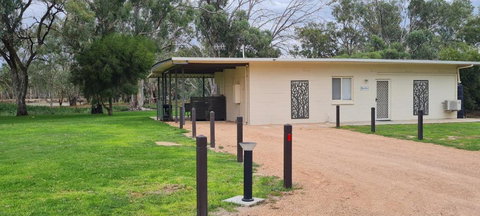 Riversands Rest Accommodation Paringa - River Box Cottage - Accommodation in Surfers Paradise 2