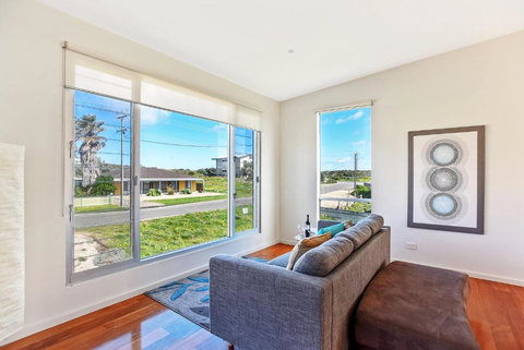 Riversea Goolwa Beach House - Accommodation in Surfers Paradise 1